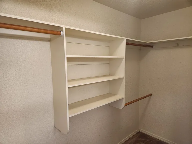 310 N Stagecoach Pass — Photo 16