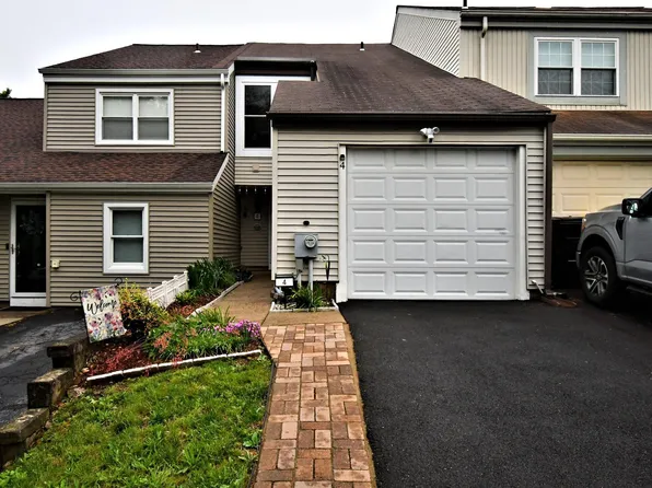 4 Jack Ladder Cir, Horsham, PA 19044