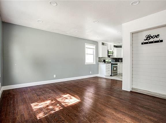 4th image of 5408 Scarritt Ave