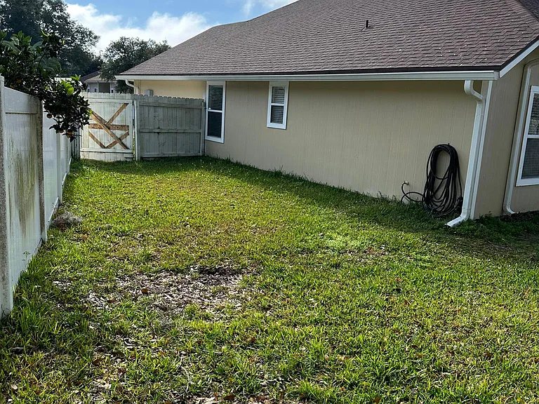 12083 Footman Ct — Photo 18