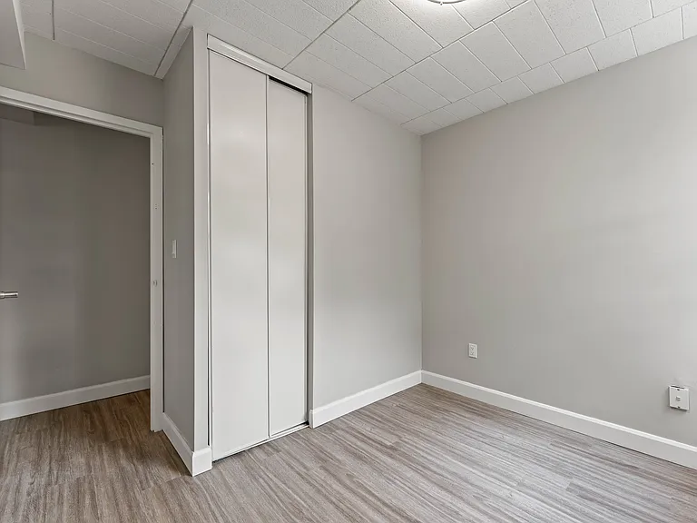 28 Helen Ave — Photo 17