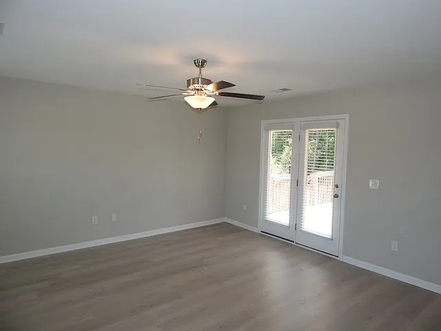 3 bed, 2.5 bath, $2,100 — Photo 4