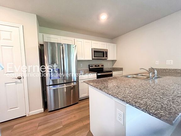 4th image of 17 Riverside Ln