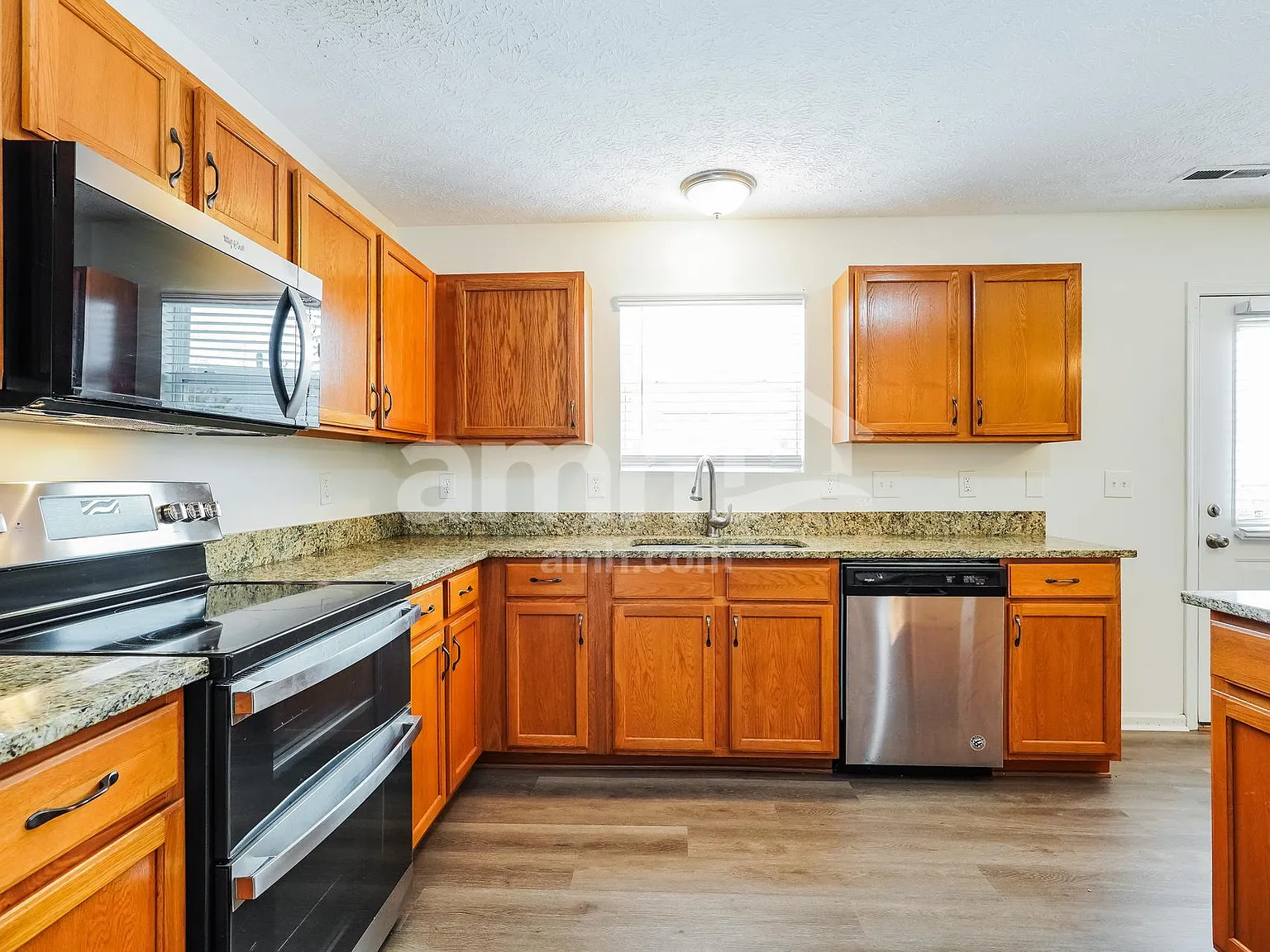 4 bed, 2.5 bath, 2612 sqft, $2,980 — Photo 4