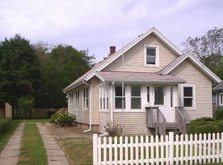 327 6th St, Greenport, NY 11944