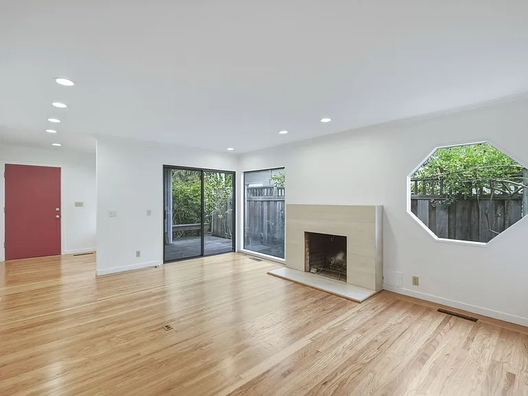 1537 Dana Ave — Photo 3