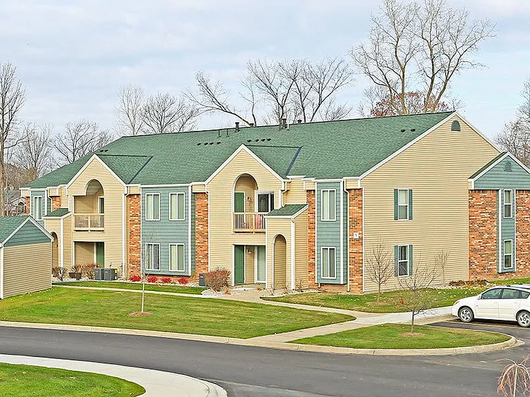 LAKE VILLAGE APARTMENTS — Photo 5