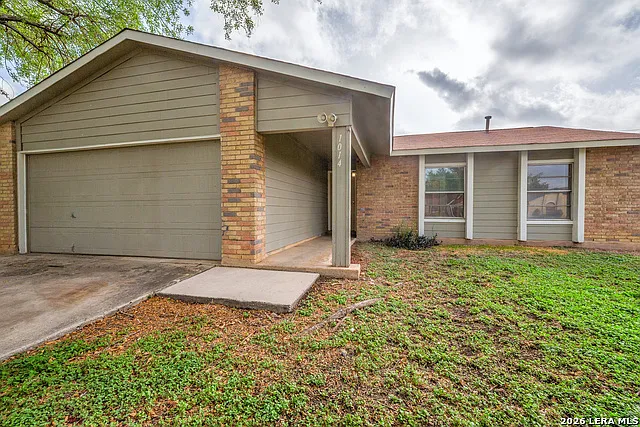 3 bed, 2.0 bath, 1144 sqft, $1,550 — Photo 2