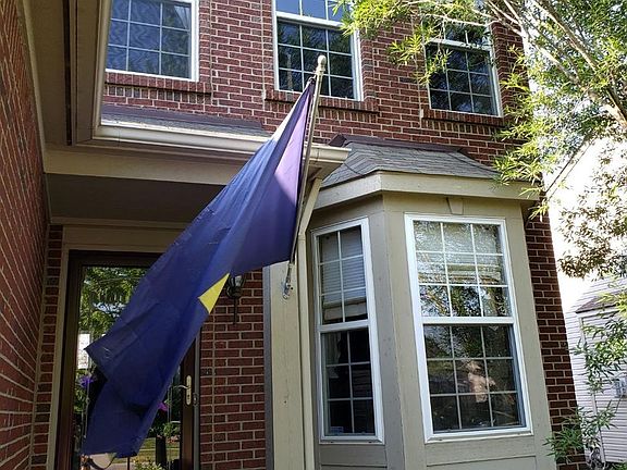 3rd image of 7587 Warwick Dr