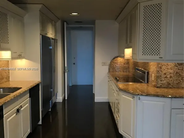 19707 Turnberry Way APT Ts-4, Miami, FL 33180