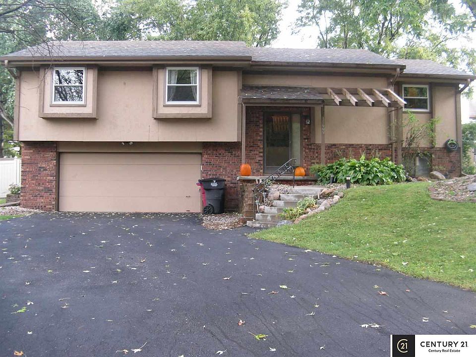 1st image of 15609 N Cir