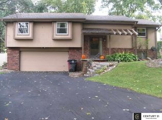 15609 N Cir, Omaha, NE 68135