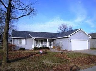 402 E Beardsley Ave, Champaign, IL