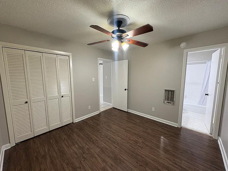 5101 H St #11 — Photo 12