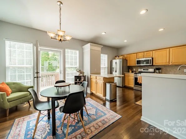 5321 Dockery Dr, Charlotte, NC 28209