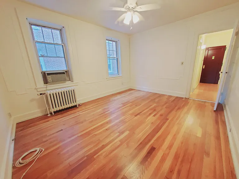 639 Summer St #Q — Photo 3