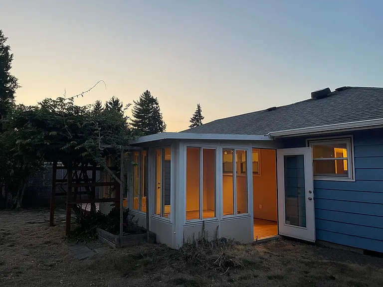 1630 15th Ave SW — Photo 6