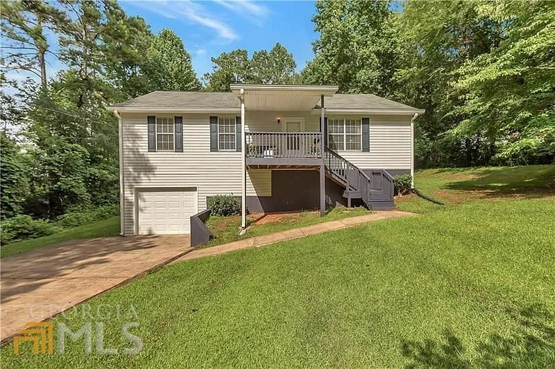 208 Pine St photo 1