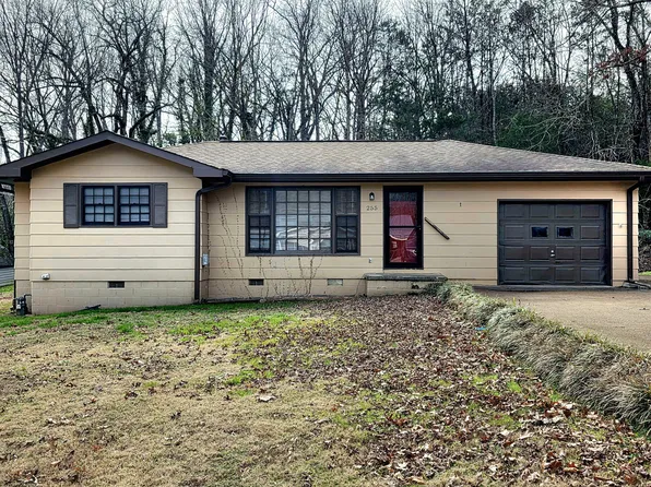 255 Canary Ave, Trenton, GA 30752