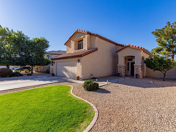 2nd image of 2688 E Calle Del Norte Dr
