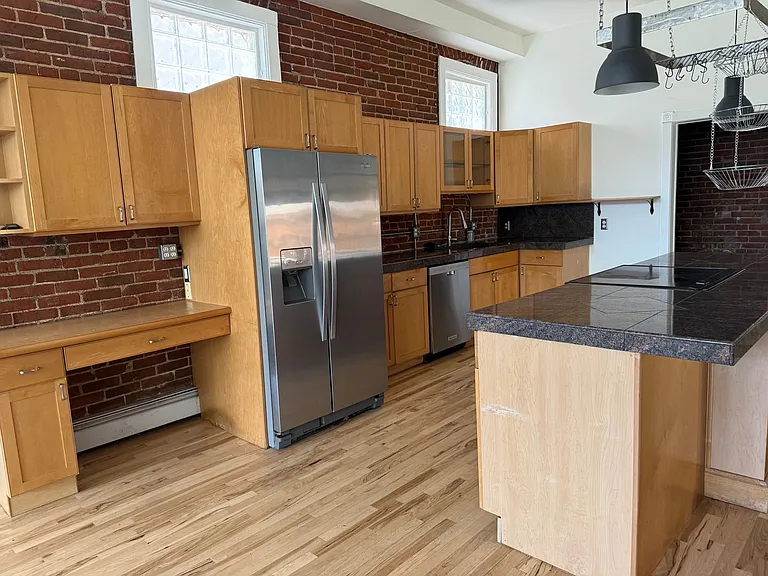 415 W 4th Ave — Photo 5