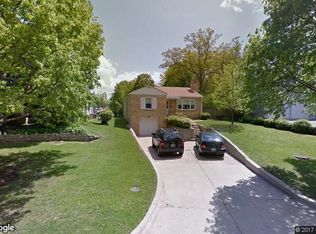 600 Ravinia Rd, Highland Park, IL 60035