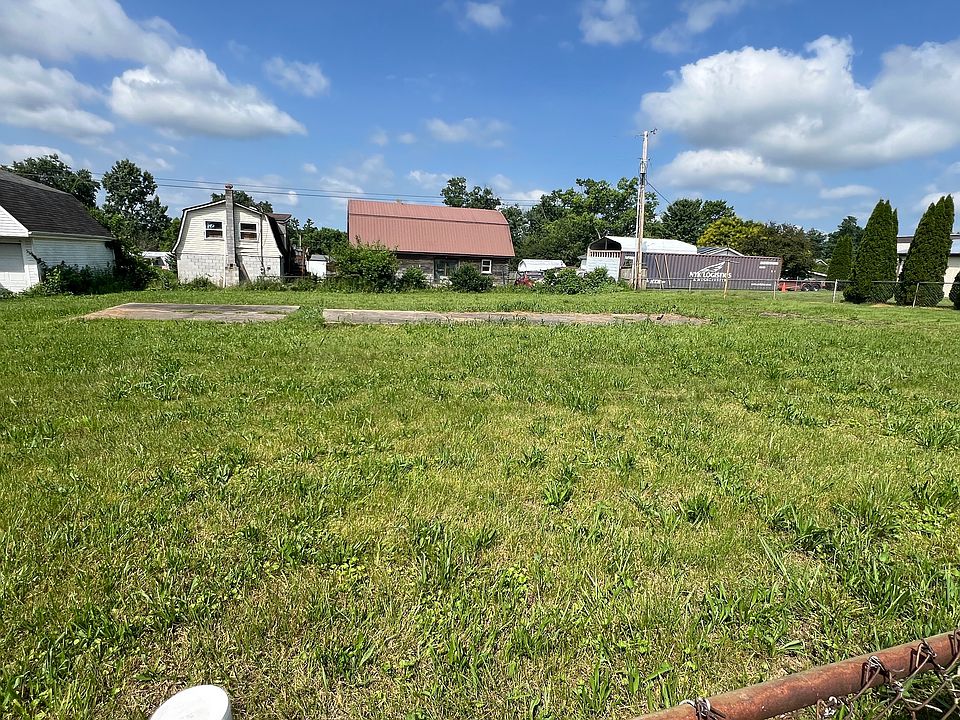 2nd image of 702 Lukie Dr