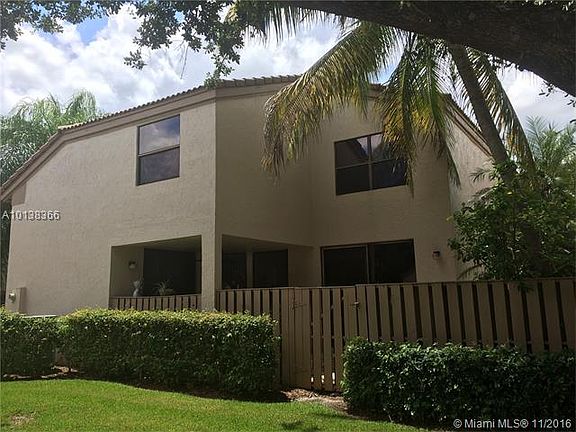 4th image of 10761 NW 17th St