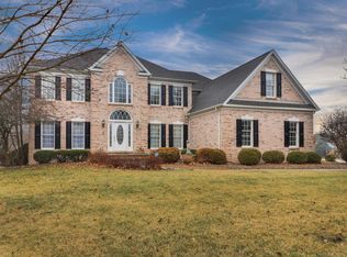 3213 Wisteria Ln, Bloomington, IL