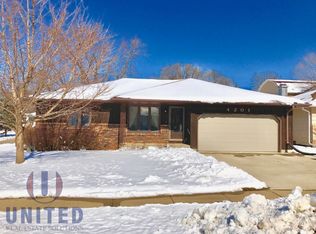 4201 Village Green Ct, Sioux City, IA 51106
