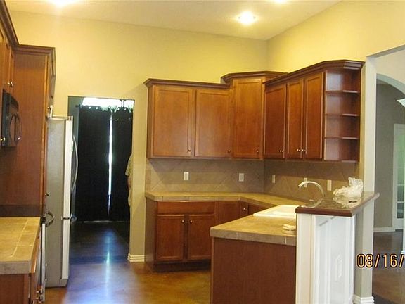 4th image of 11211 Mountain Spring Dr
