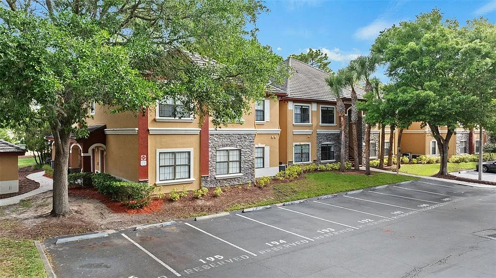 1 bed, 1.0 bath, 700 sqft, $1,520 — Photo 1