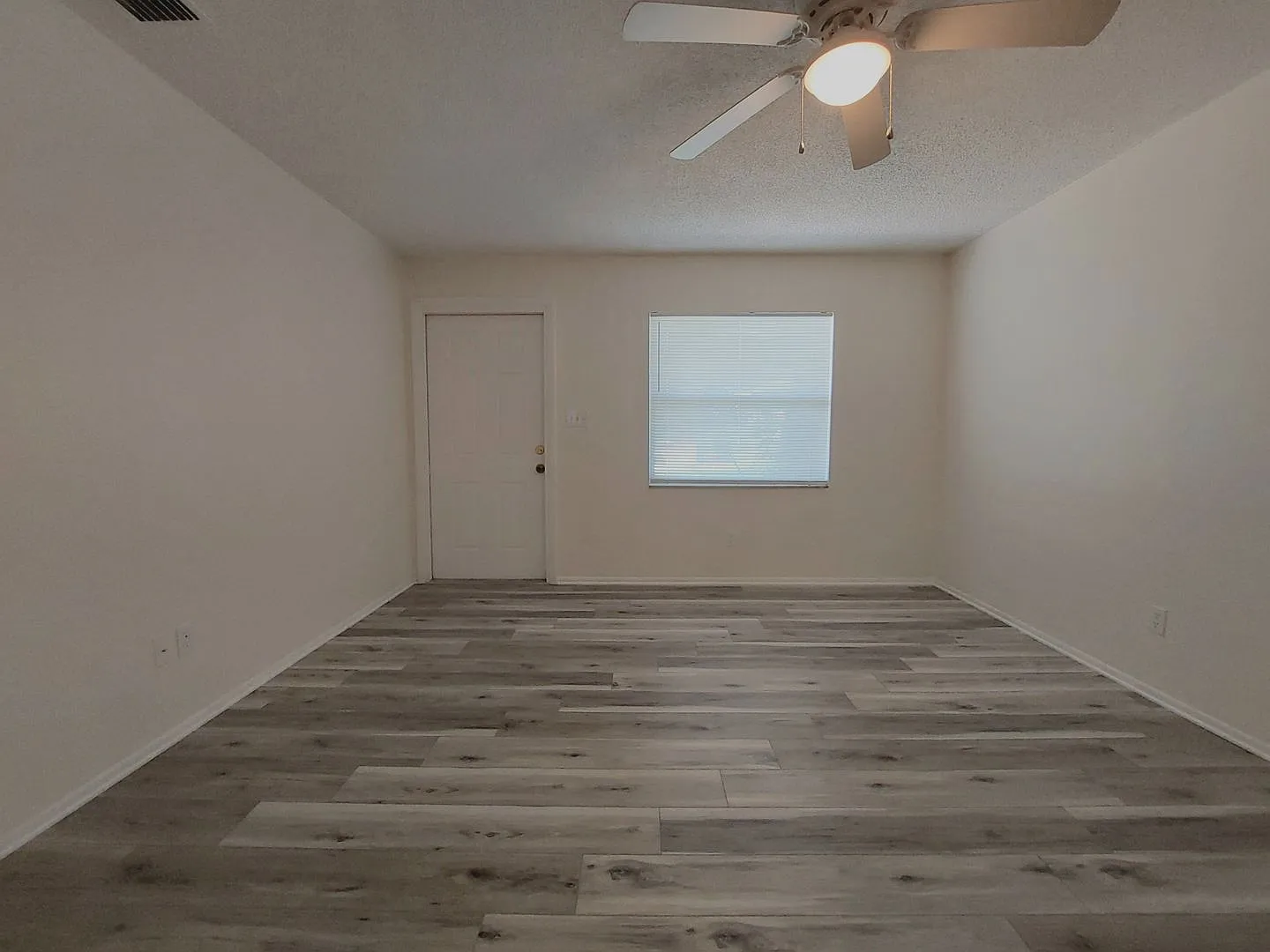 2 Bedroom Duplex in South Lakeland — Photo 3