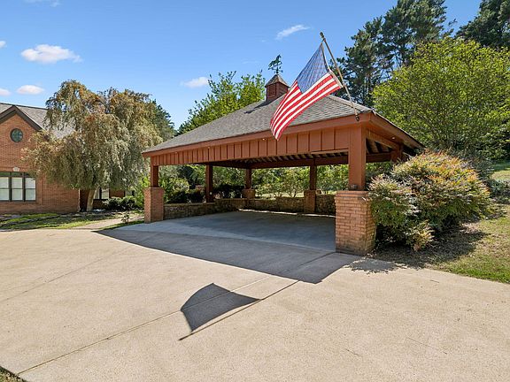 5th image of 7920 Higgins Ln