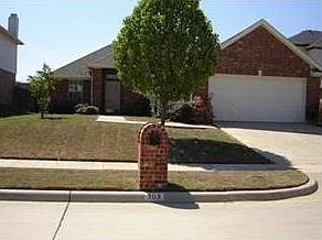 1st image of 303 Wallford Ln