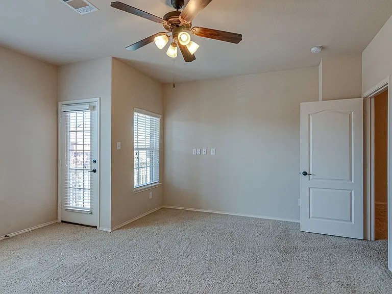 219 Knapford Sta — Photo 25
