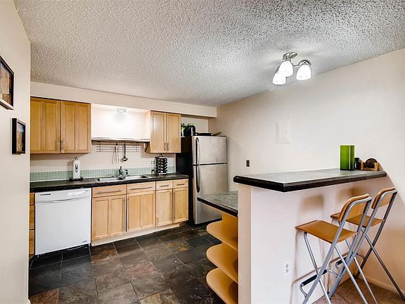 4th image of 1008 N Corona St APT 404