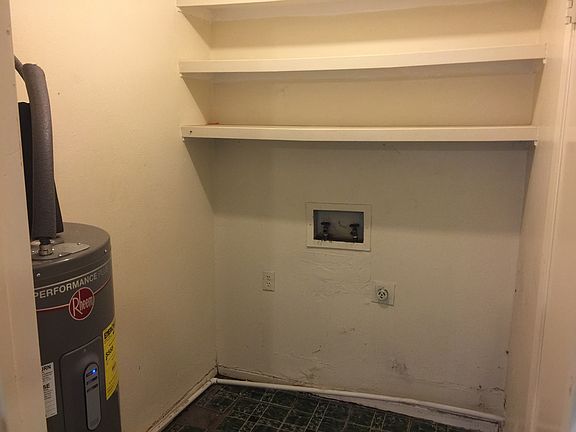 3rd image of 3500 Gatewood Ln