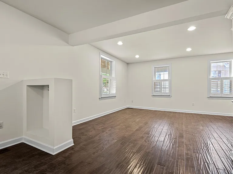 523 Allegheny Ave — Photo 15