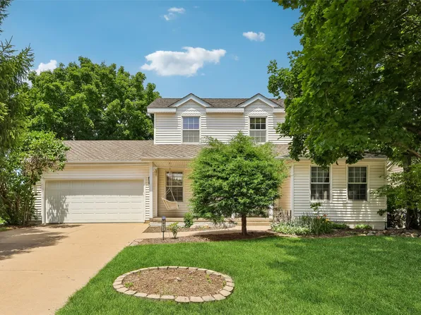 14025 Summit Dr, Clive, IA 50325