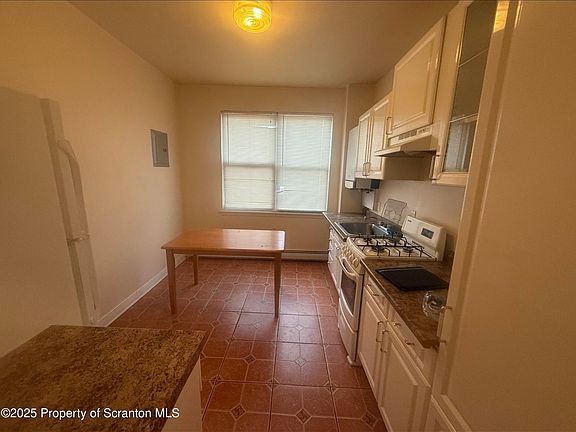 4th image of 486 Hazle Ave #11361684