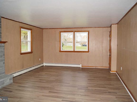 5th image of 18 Myers Dr