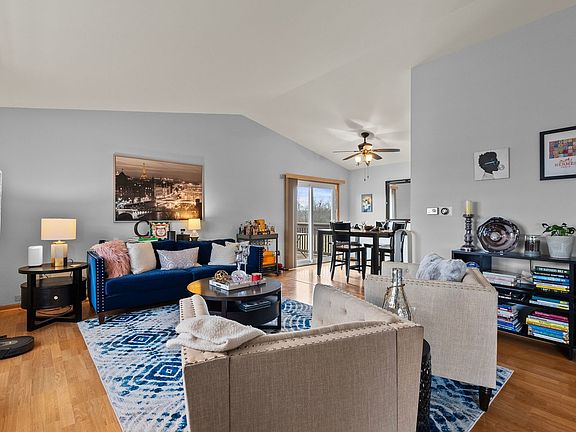 5th image of 22380 Karlov Ave
