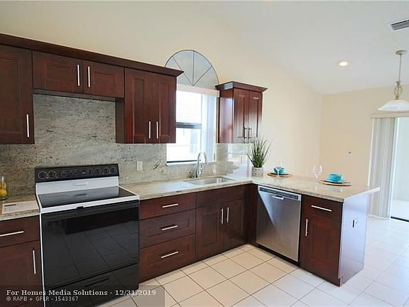 5th image of 1066 NW 110th Ln