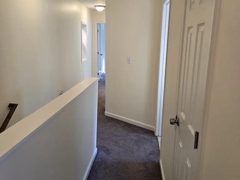 2218 Chester St SE — Photo 8