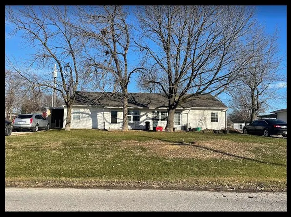 1105 Shady Ln, Macon, MO 63552