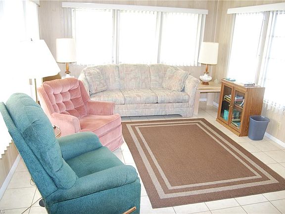 5th image of 20651 Garden Dr