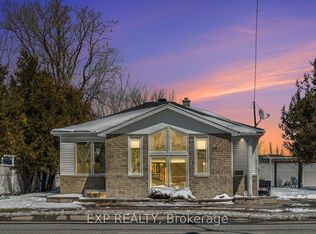 2147 Mer Bleue Rd, Ottawa, ON K4A 3T9