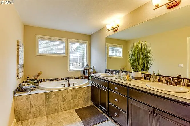 3765 SE McKenzie Ave — Photo 14