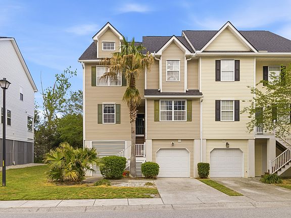 3rd image of 111 Winding River Dr